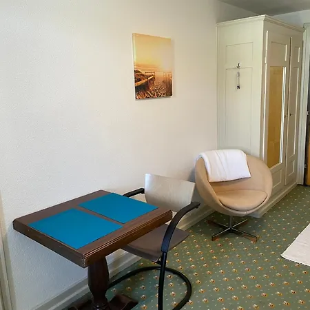 Neptun 5 - Mit Kochgelegenheit Im Zentrum